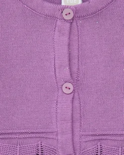 Chaqueta lila para niña con botones y detalles