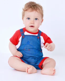 Conjunto para niña con peto vaquero bordado de ballena y camiseta roja