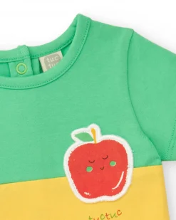 Conjunto para niño en verde y amarillo con camiseta bordada de manzana y pantalón corto